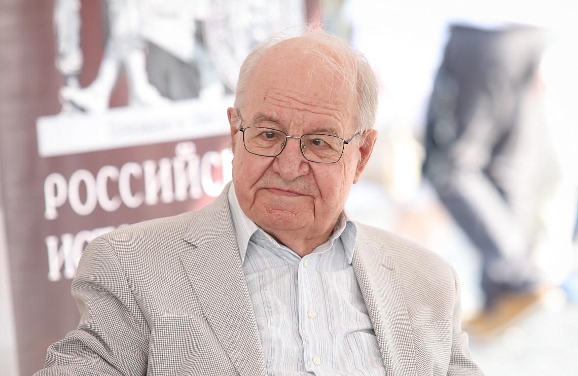 ГАУГН поздравляет Владислава Александровича Лекторского с Днём рождения!