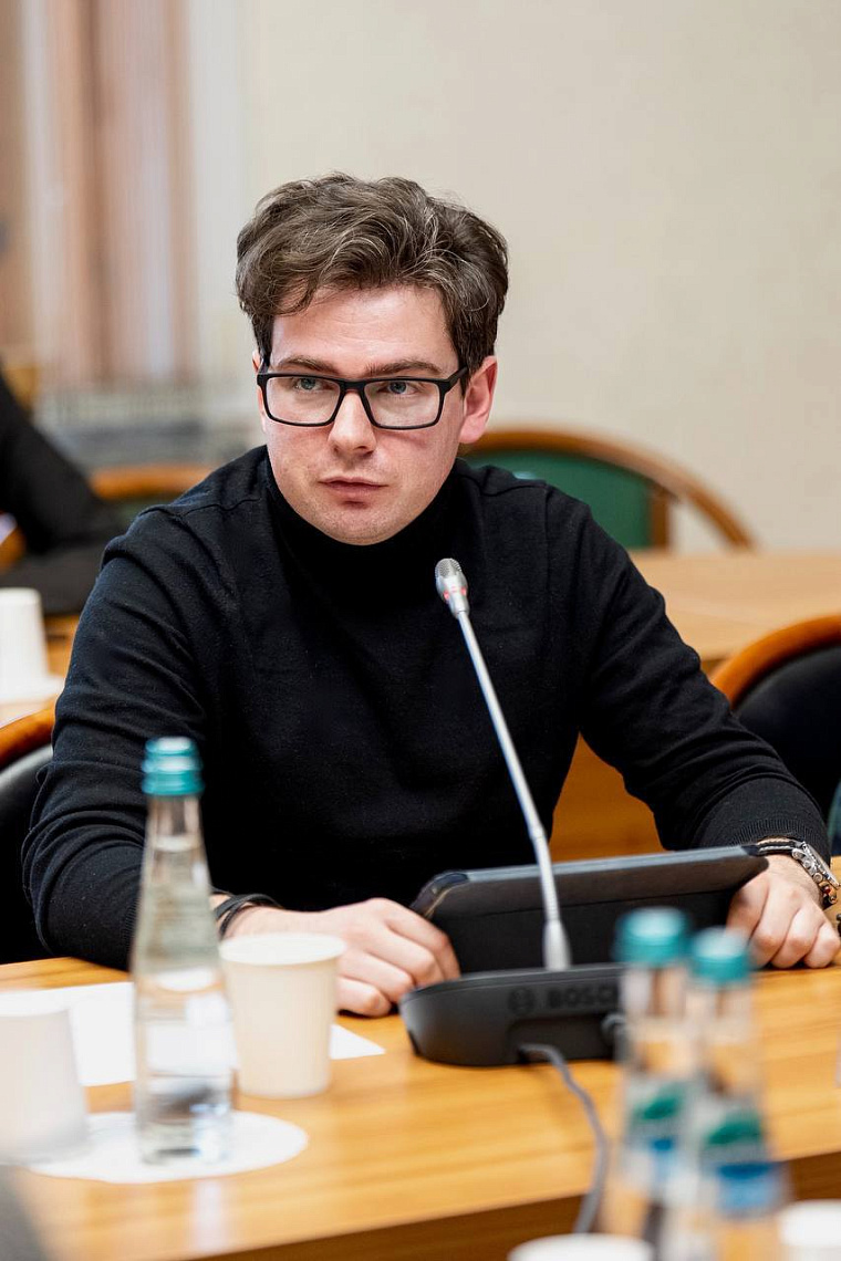 Евгений Венгеровский представил в ГД РФ законопроект «О регулировании систем искусственного интеллекта в Российской Федерации»