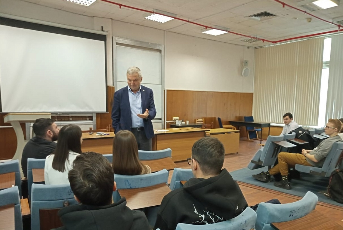 Качество менеджмента - основы успеха: образование, саморазвитие, бизнес