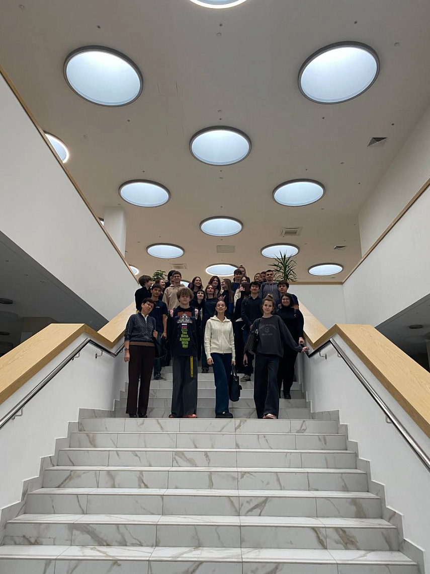 Как спасают книги? Студенты Экономического факультета на экскурсии в ИНИОН РАН