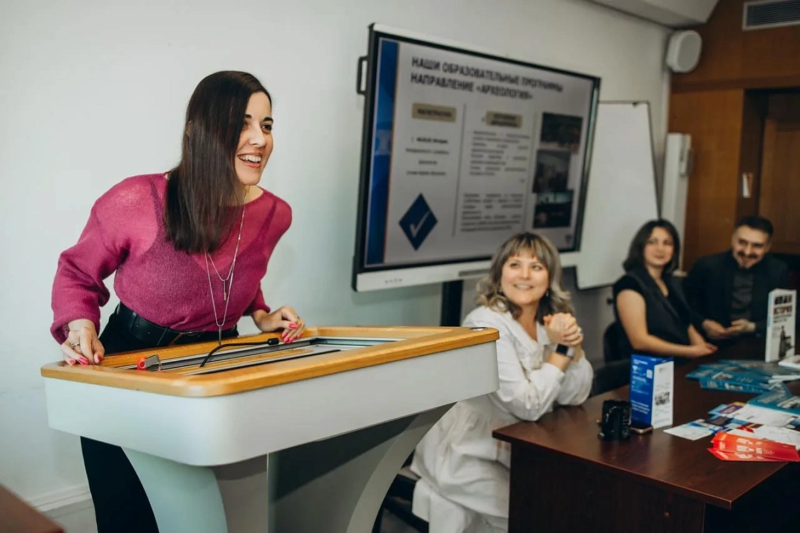 Делимся яркими кадрами со Дня открытых дверей, который состоялся на Историческом факультете